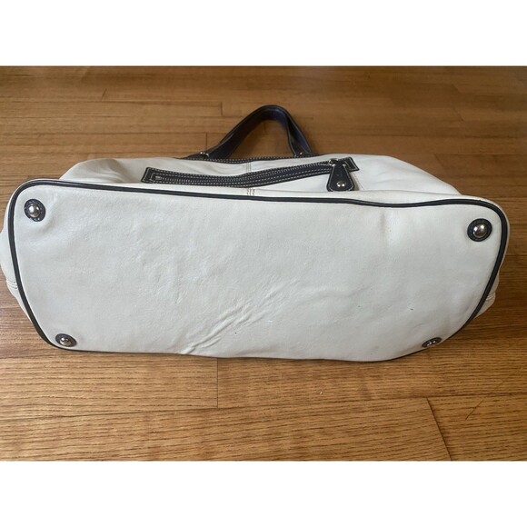 VTG Coach Beige & Navy Leather Tote Handbag With Kiss Lock Closure & Front Zip - Picture 8 of 8